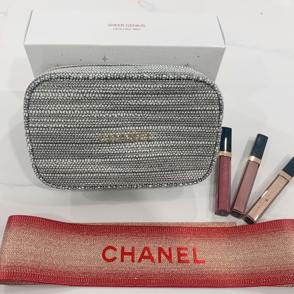 Chanel Holiday Bag with lip gloss trio - Picture 1 of 5